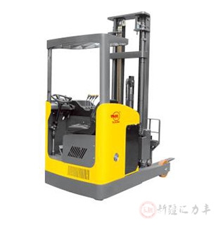 前移式电动叉车CQD15